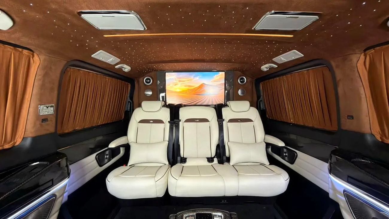مرسيدس بنز V 300 ARRIVAL MODEL VIP MERCEDES GCC V300 with ADDITIONAL REAR AC - 2 Years Warranty by VLINE