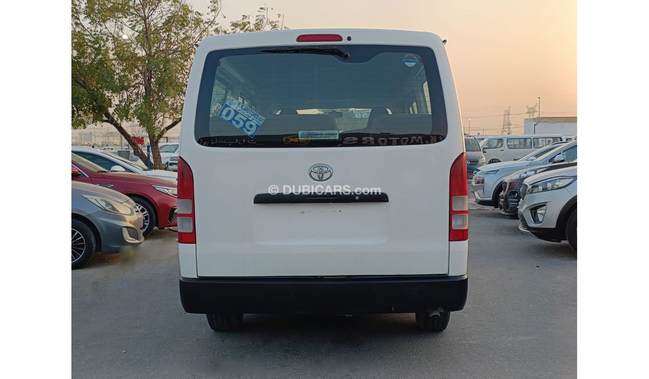 Toyota Hiace HIACE PASSENGER VAN / DIESEL / (LOT # 5006883)