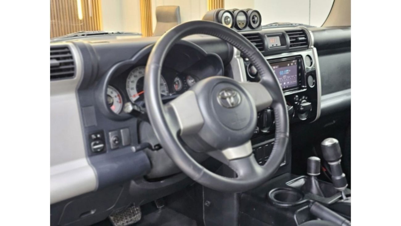 Toyota FJ Cruiser GXR 2018 GCC V6 FULL OPTION WITH WARRANTY