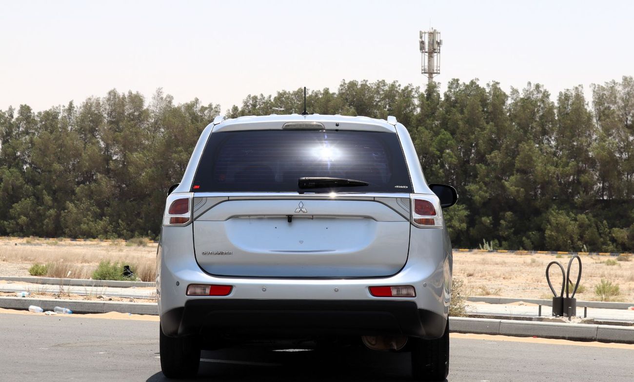 ميتسوبيشي آوتلاندر GLX Basic 2.4L (7 Seater)