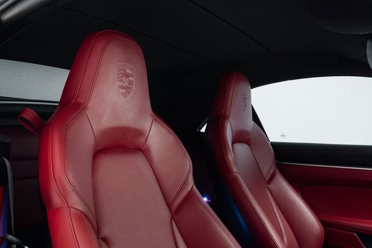 بورش 911 Turbo S 3.8L (645 HP) Convertible