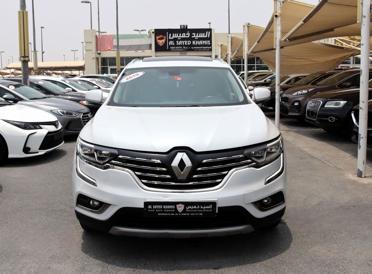 رينو كوليوس LE خالية من الحوادث - خليجي - فل اوبشن - السيارة بحالة ممتازة من الداخل والخارج