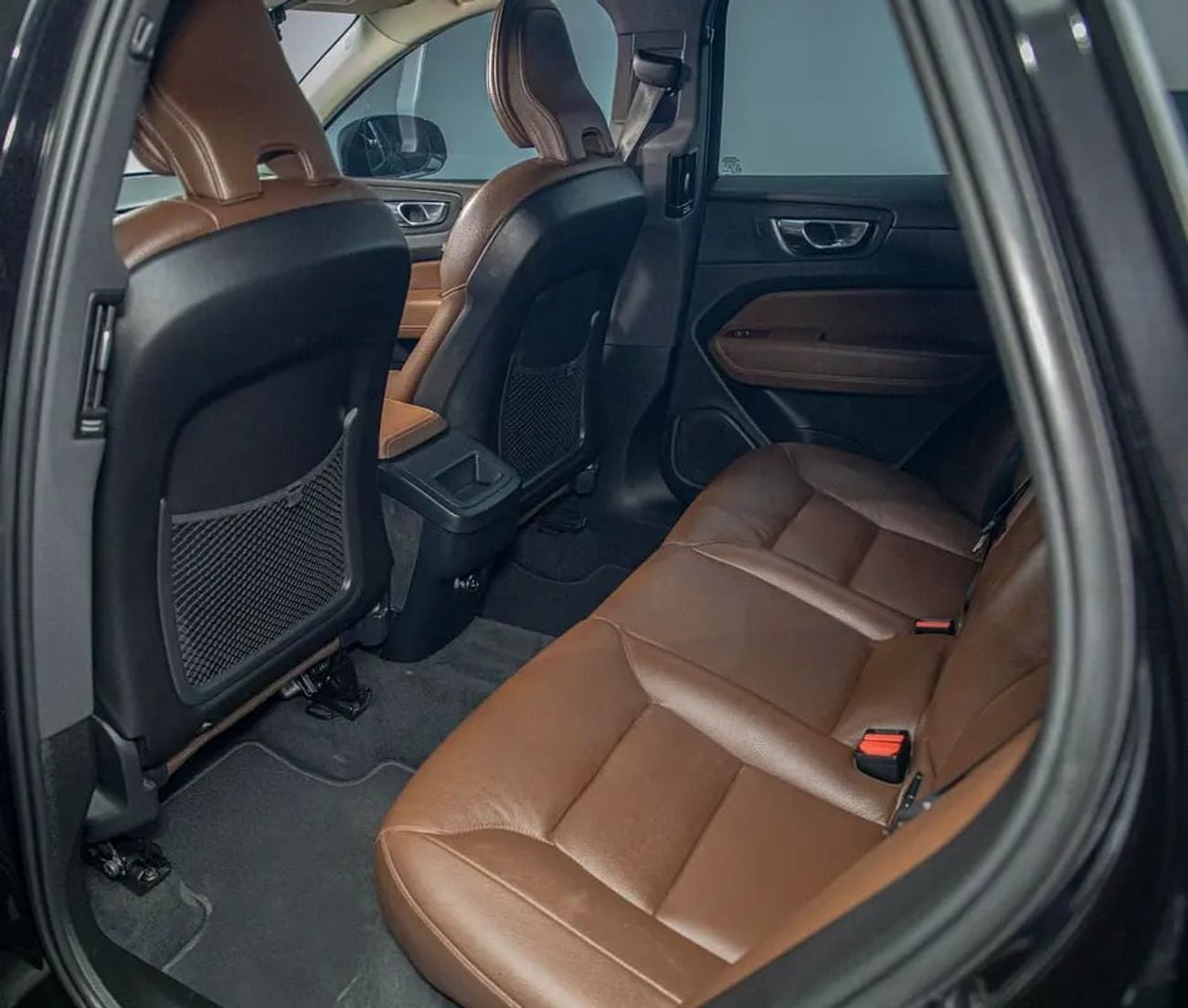 فولفو XC 60 T5 Momentum 2.0L AWD