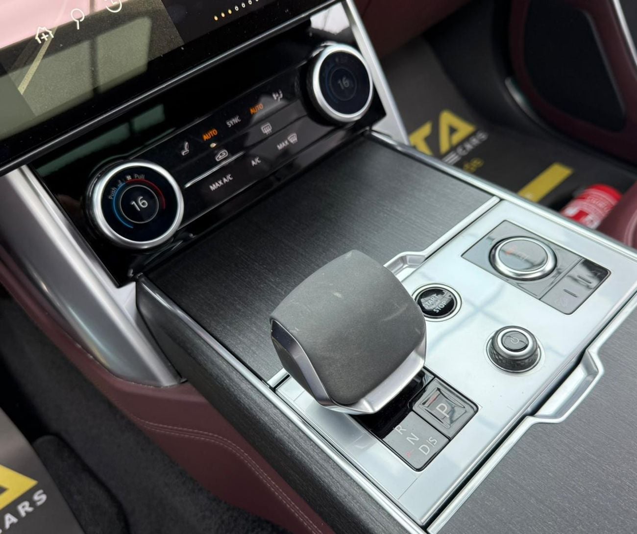 Land Rover Range Rover 2023 Range Rover HSE P530, 2027 RR Warranty, 2028 RR Service Pack, Full RR Service History, GCC