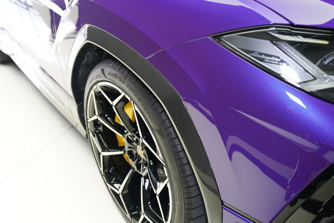 لامبورغيني اوروس 4.0T V8 Performante