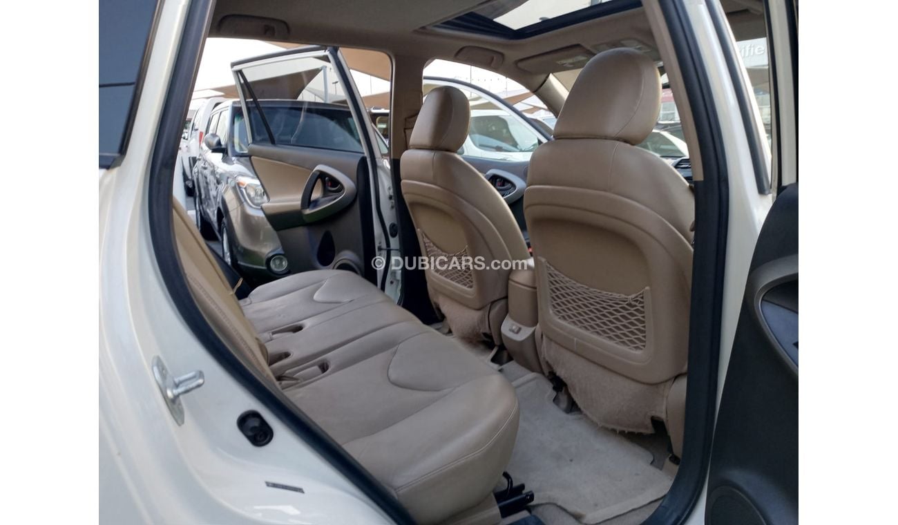 Toyota RAV4 2009 model, full option, leather hatch, cruise control, fingerprint control, sensor wheels, in excel