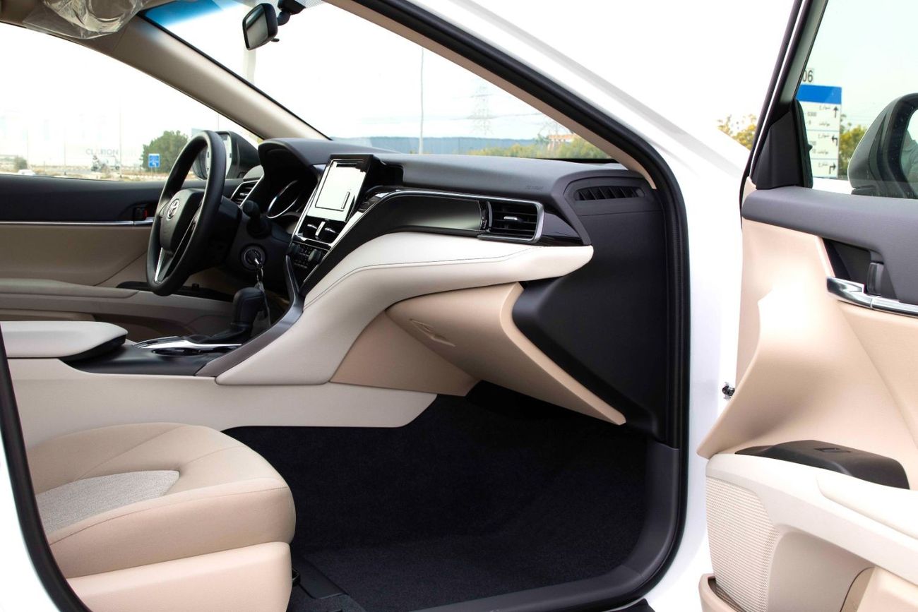 Toyota Camry 2024 Toyota Camry 2.5 LE - Super White inside Beige