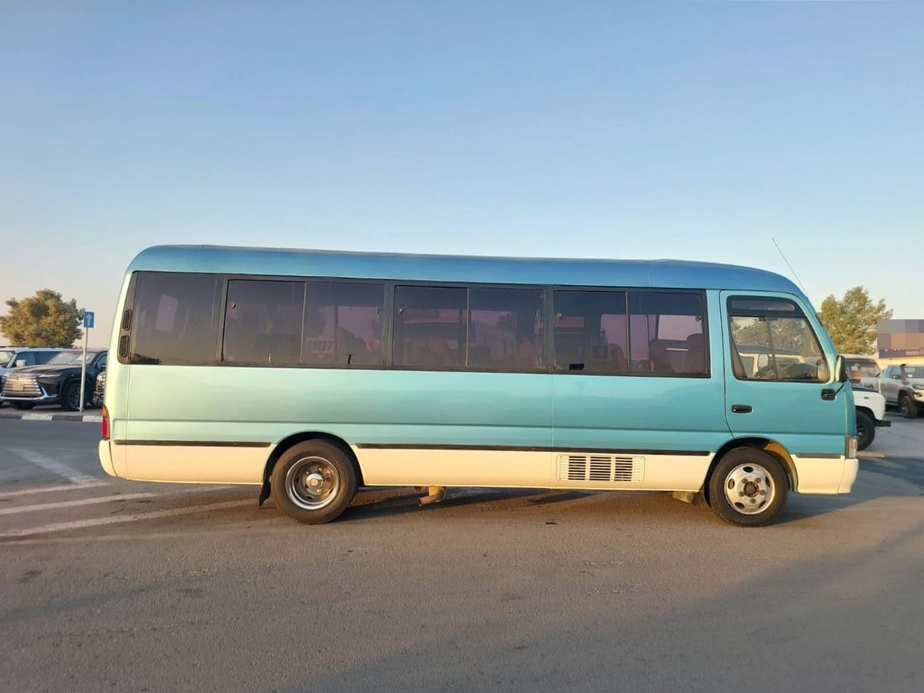 Toyota Coaster TOYOTA COASTER BUS RHD 1999 MODEL 4.1 L DIESEL AUTOMATIC(PM05798)
