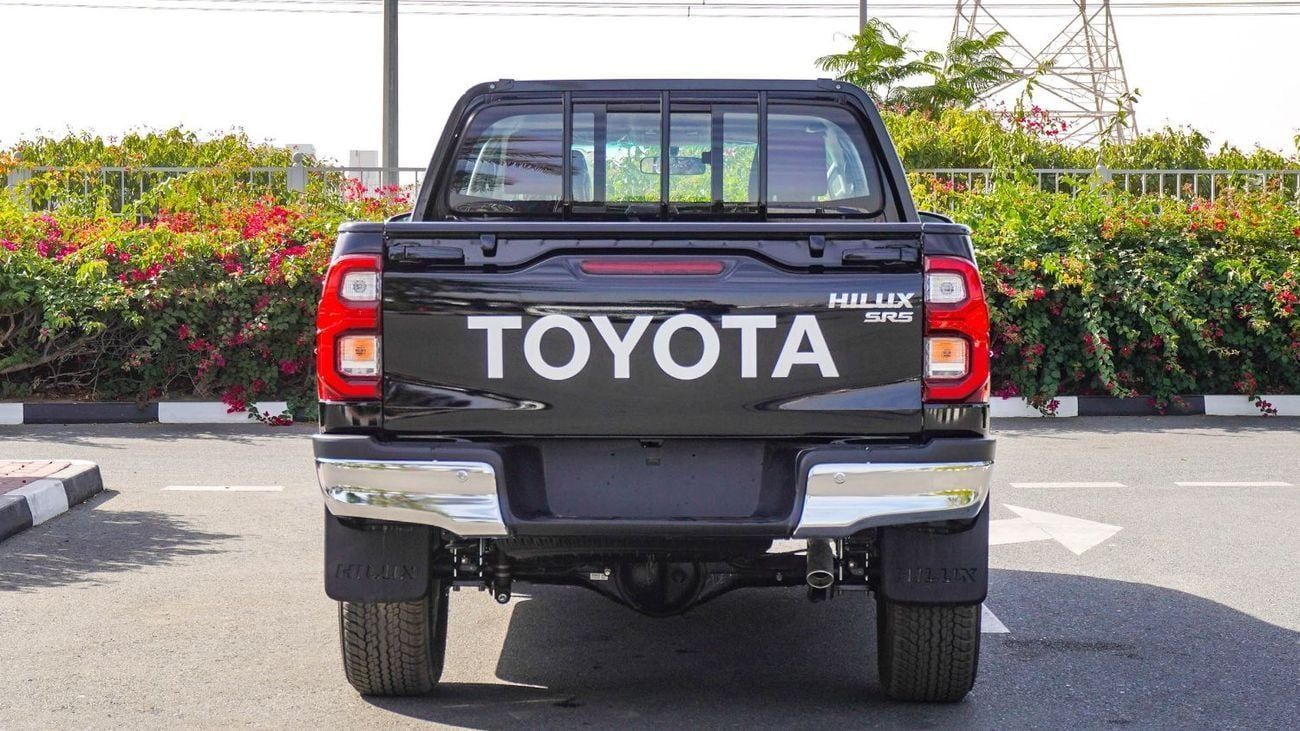 تويوتا هيلوكس SR5 GCC ECTAGR004 – 2026 Toyota Hilux Double Cab SR5 - 2.7L Petrol Manual 4wd – Black w Red