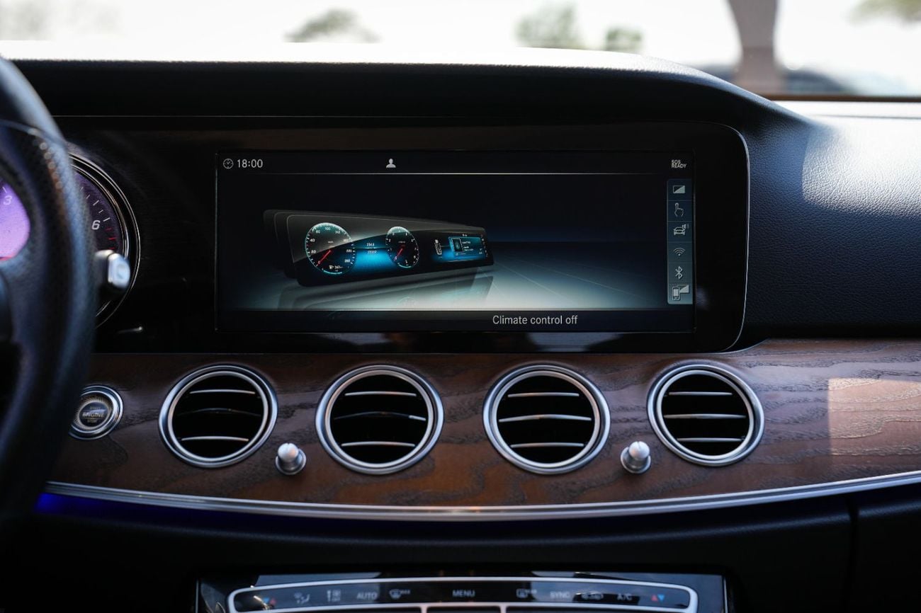 مرسيدس بنز E300 4 MATIC 2018!! KOREAN SPECS!! WELL MAINTAINED!! NO ACCIDENT