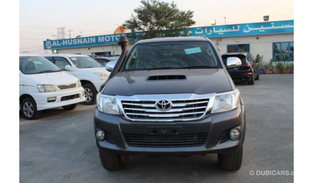 تويوتا هيلوكس TOYOTA HILUX SR5 4X4 3.0 D4D 2012 MODEL