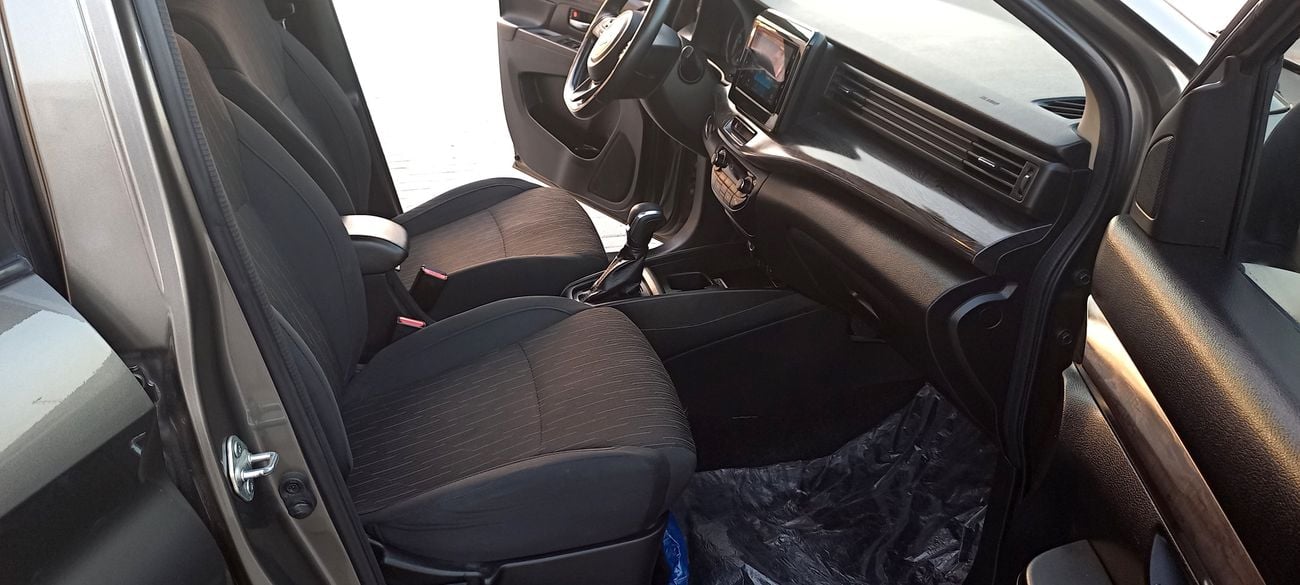 Suzuki Ertiga TOP OPTION 2024 GCC 7 SEATER (ACCIDENT FREE ORIGINAL PAINT PERFECT CONDITION)