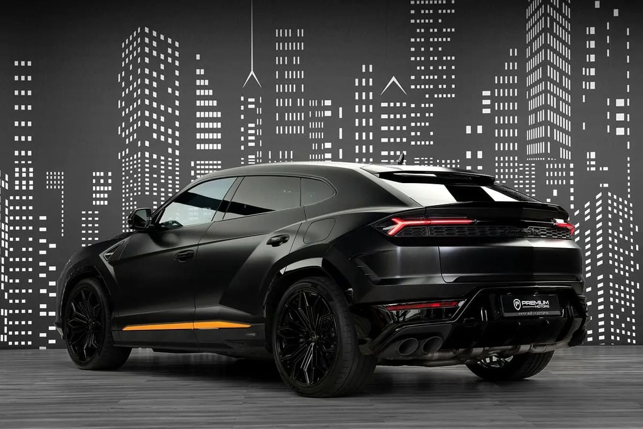 Lamborghini Urus LAMBORGHINI | URUS SE | FULL SPECS | 2025MY CARBON FIBER