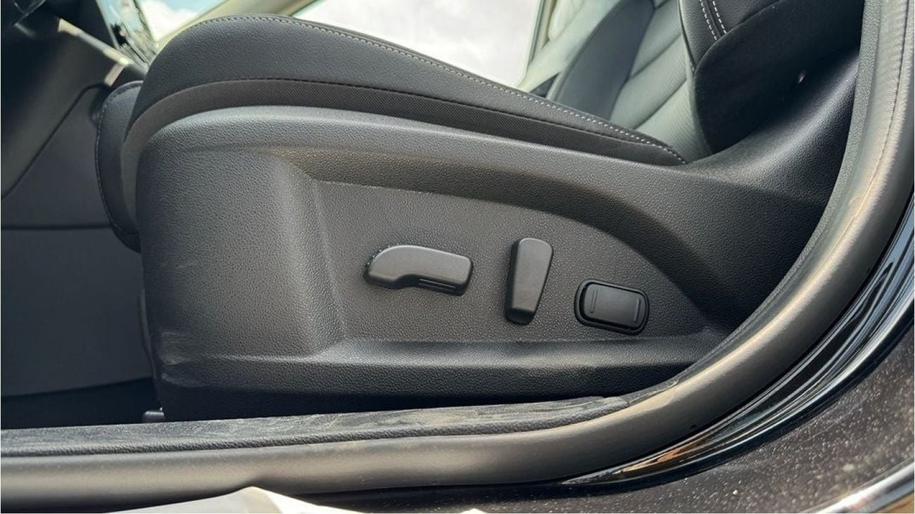 رينو كوليوس رينو كوليوس 2.5 لتر بنزين 15,000كلم موديل 2022