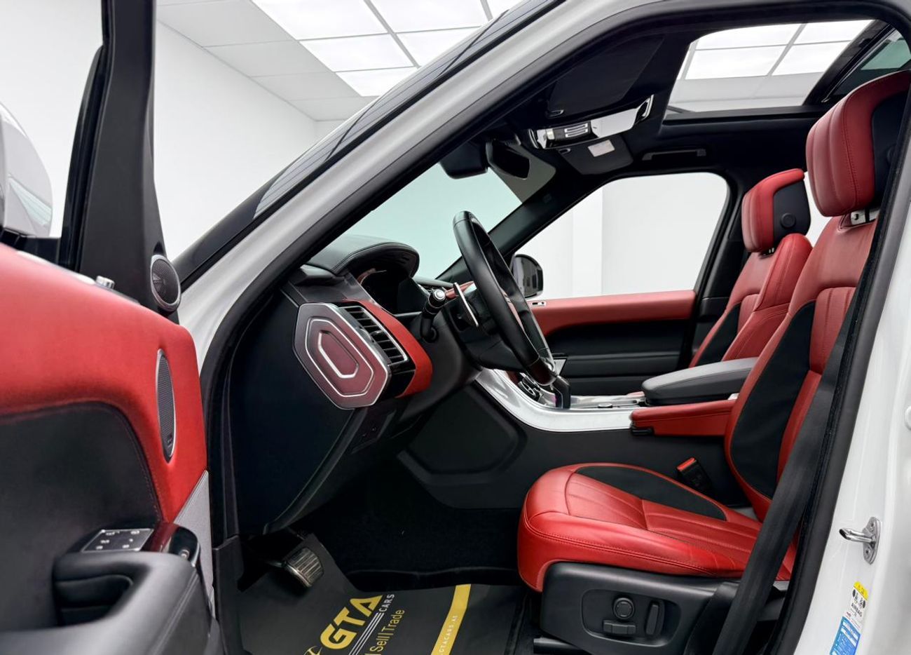 Land Rover Range Rover Sport HSE Dynamic 5.0L (510 HP) 2018 Range Rover Sport SC HSE Dynamic, Full Service History, GCC