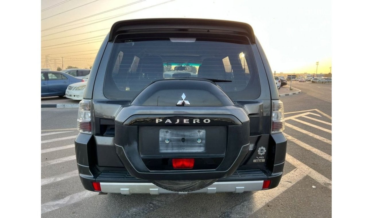 ميتسوبيشي باجيرو 2019 Mitsubishi Pajero GLS 4x4 Sunroof - 100% No Accident