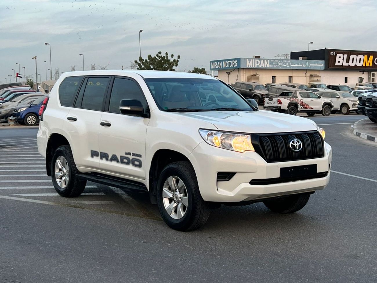 Toyota Prado Toyota prado 2023model Txl 2.7L v4 AWD 4x4 Full screen colour white Transmission Automatic Interior.