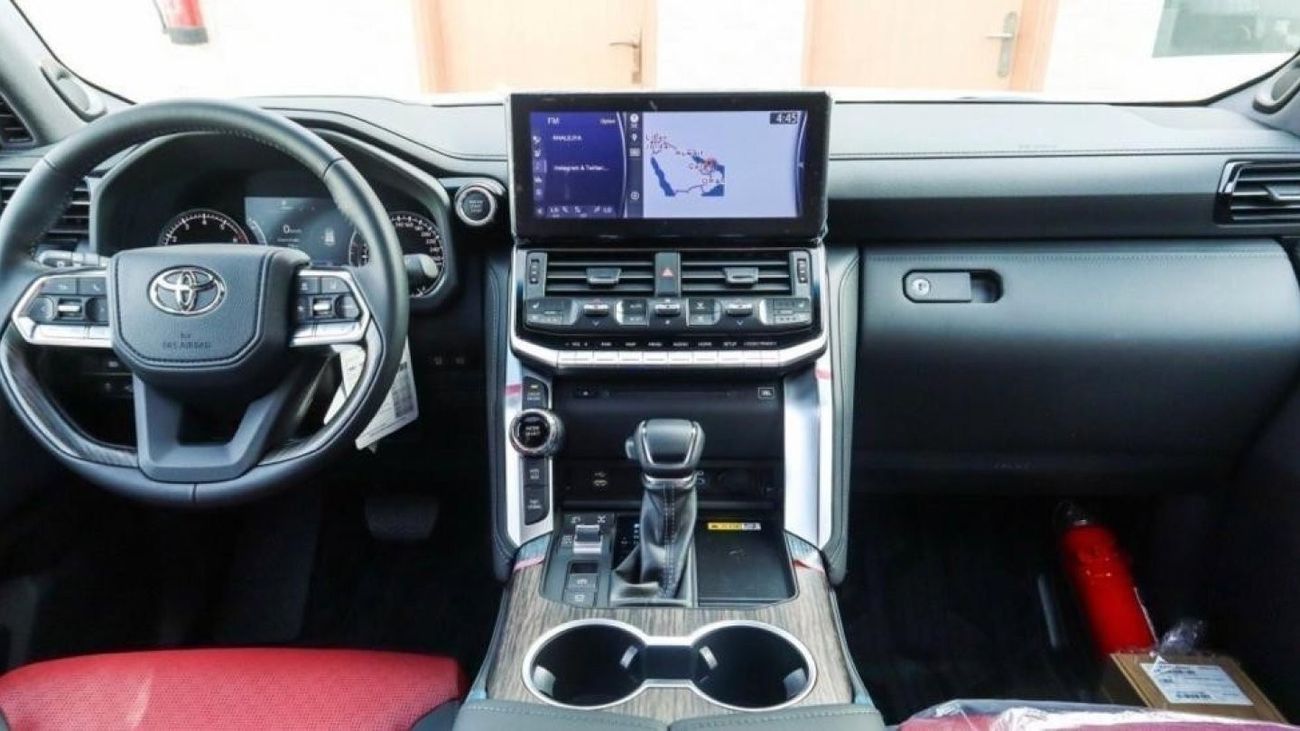 Toyota Land Cruiser 2024 Toyota Landcruiser Vxr twin turbo  3.5l  V6 -0km Gcc   - UAE PASS