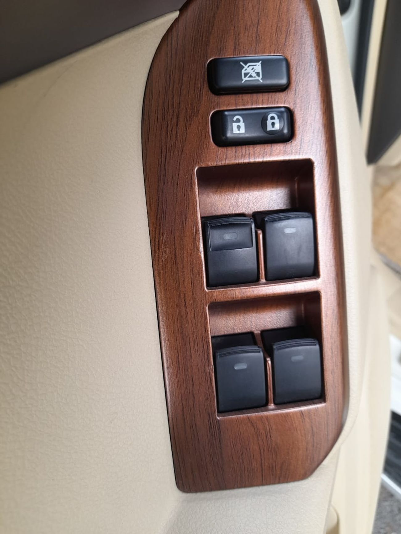 Toyota Prado Left hand drive petrol V6 Auto hydraulic suspension facelifted original car