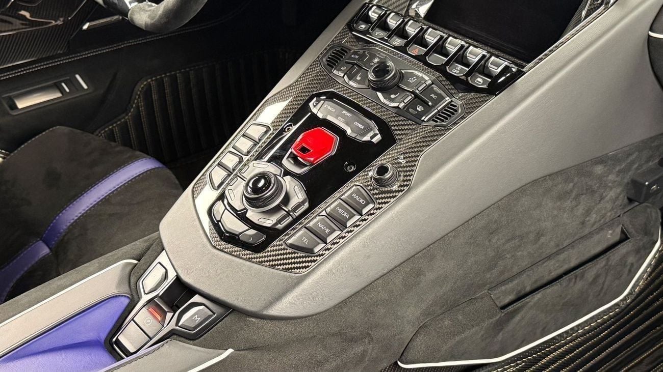 Lamborghini Aventador SVJ 6.5L V12 - Lamborghini Aventador - 1 of 900 worldwide - Naturally Aspirated V12