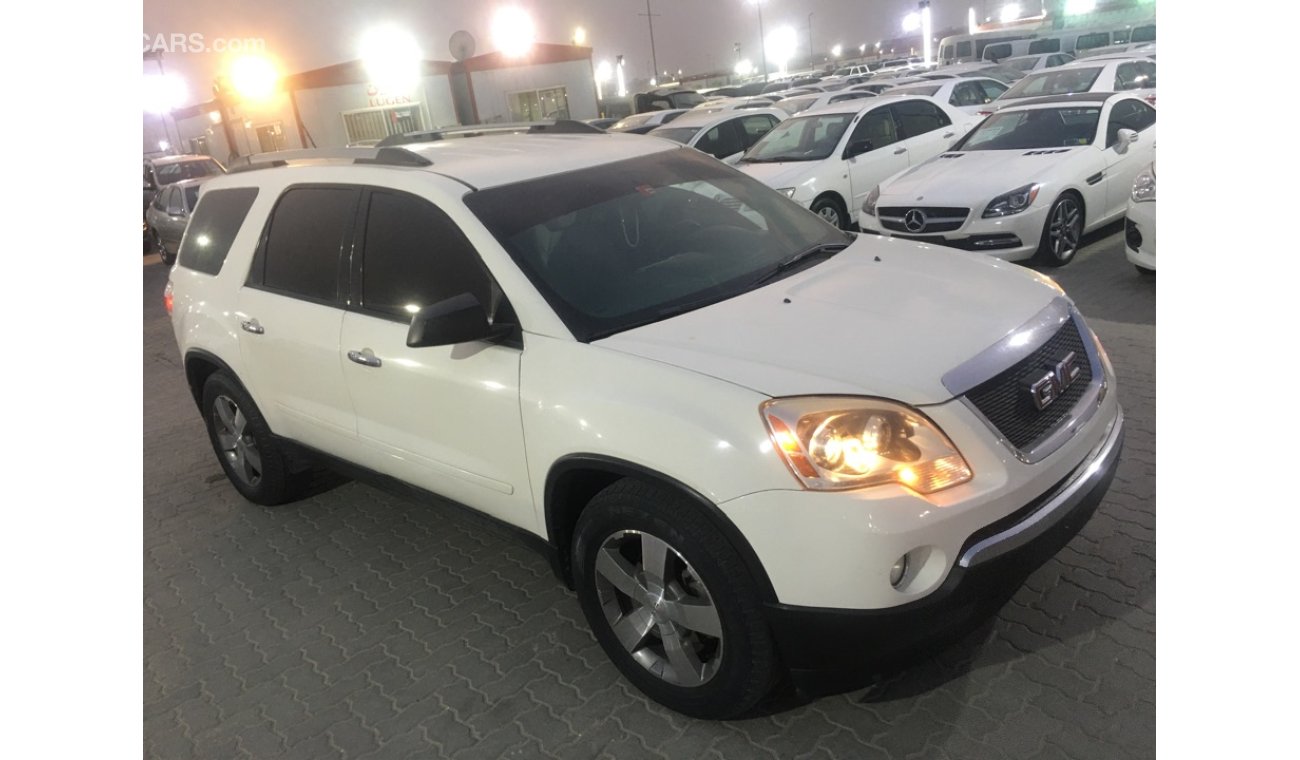 GMC Acadia GCC good condition 2010