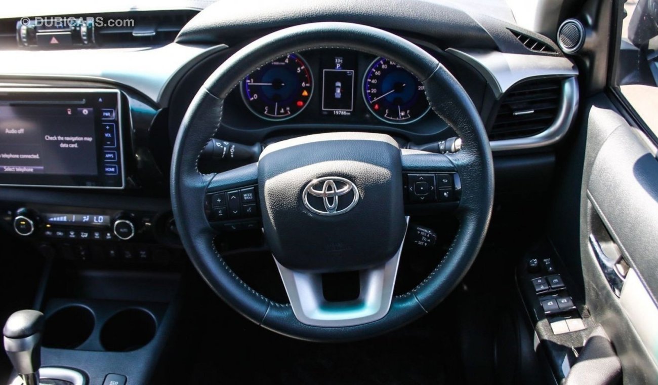 Toyota Hilux SR5 full options leather electric seats top of the range fully loaded like new