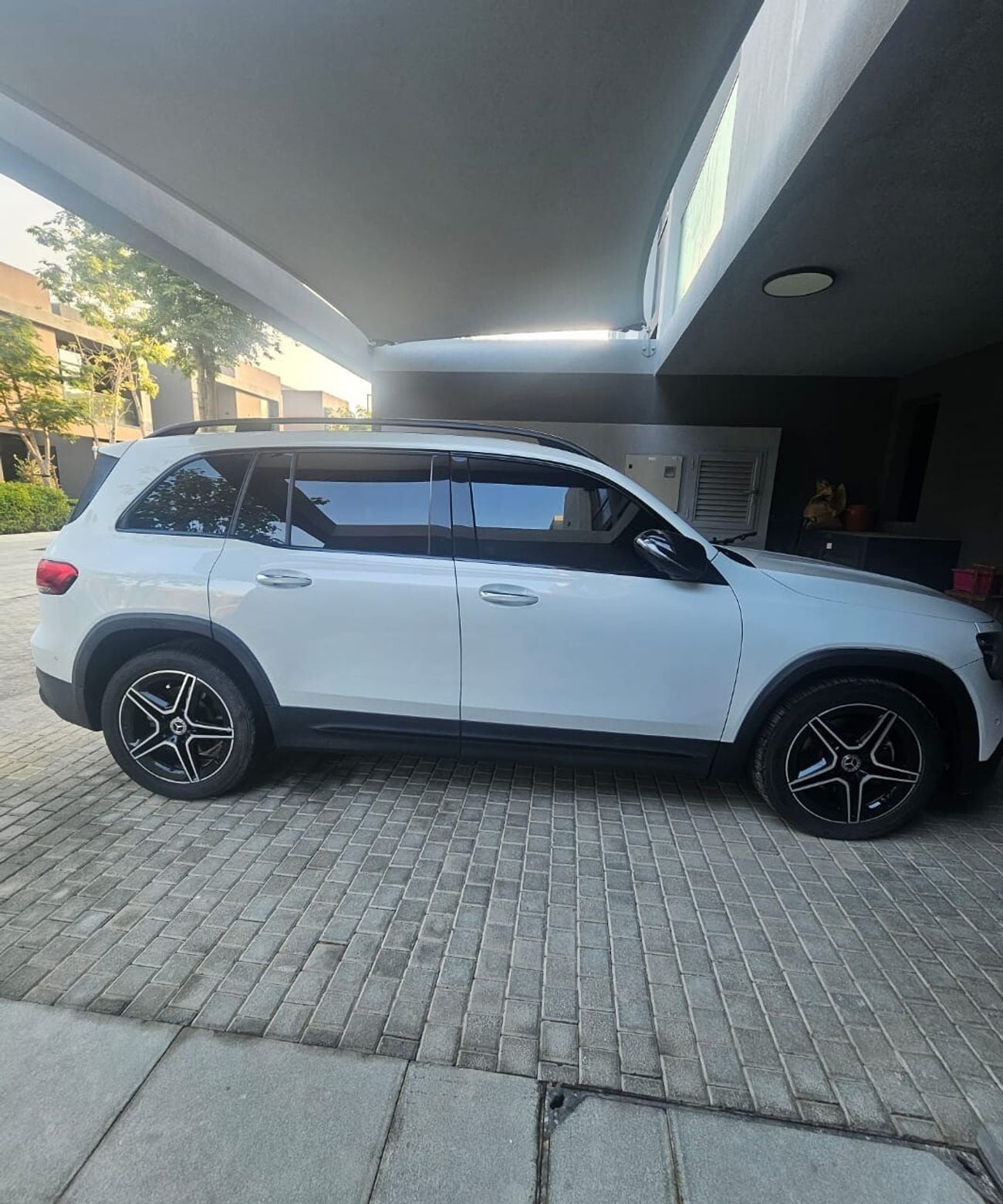 Mercedes-Benz GLB 250 4MATIC 2.0L (221 HP)