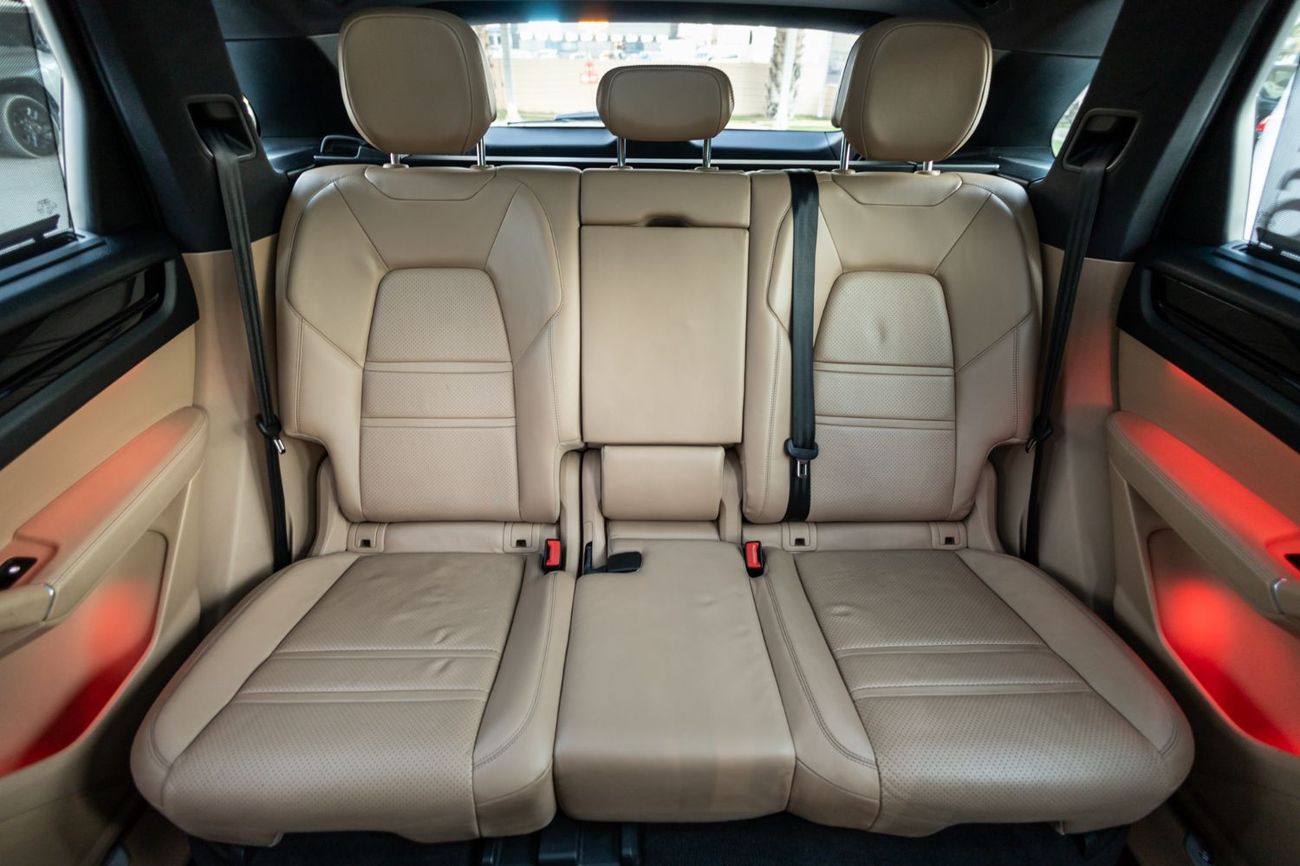 Porsche Cayenne E-Hybrid 3.0L (355 HP)