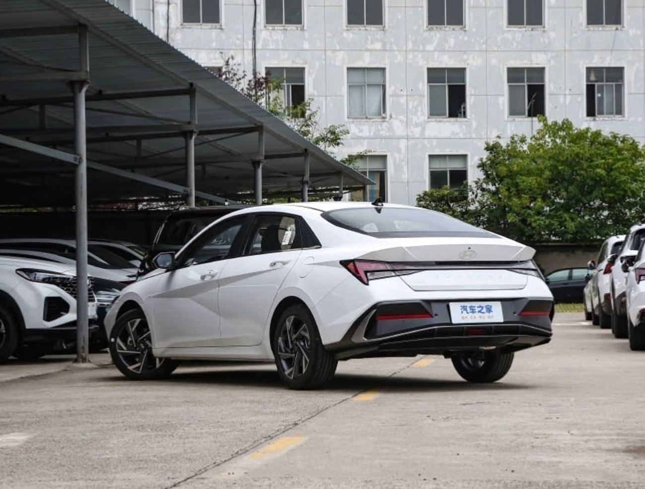 هيونداي إلانترا Elantra Premium Full With Radar