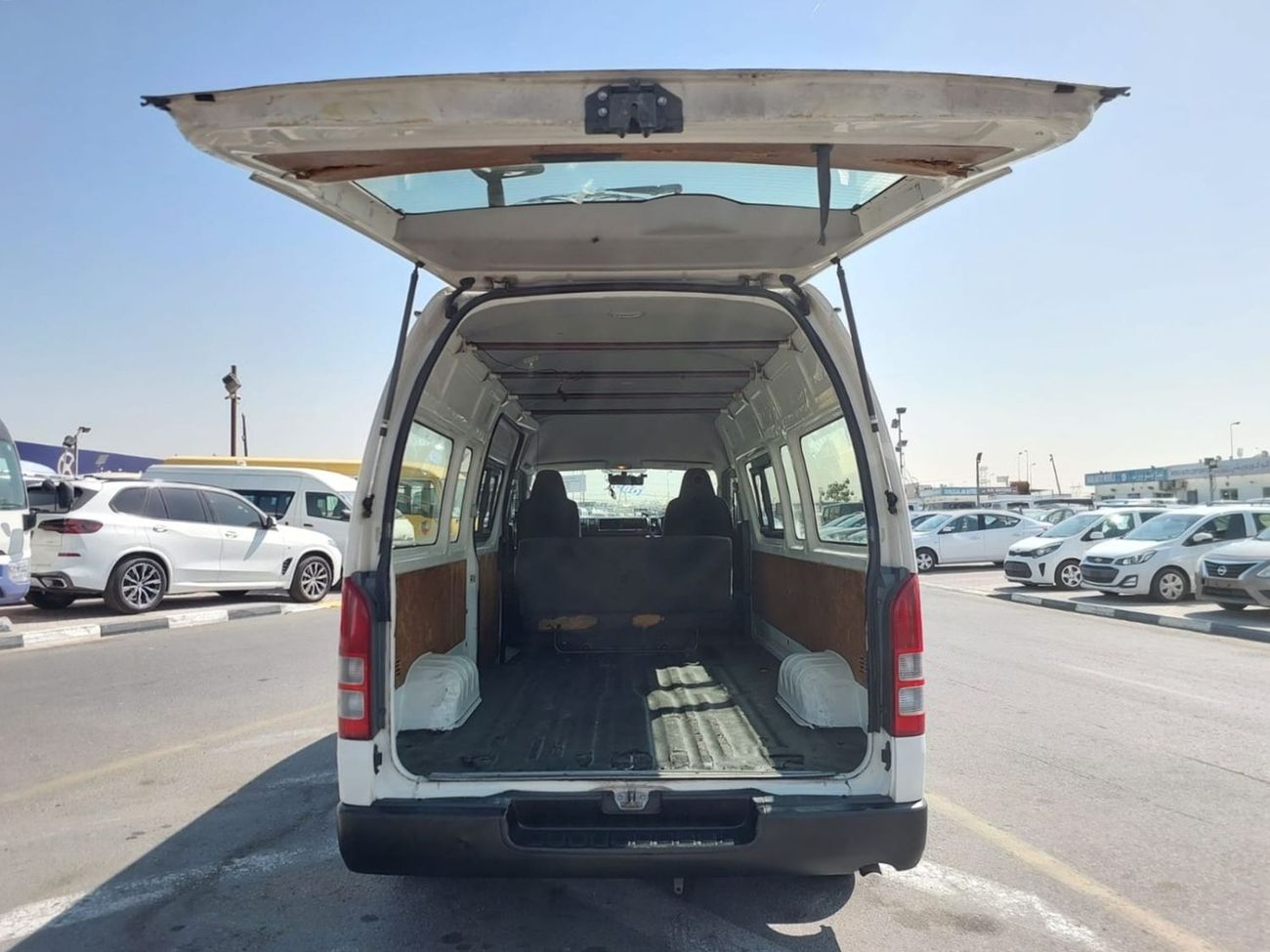 تويوتا هاياس (RAMADAN OFFER) TOYOTA HIACE VAN RHD 2014 MODEL 3.0 L DIESEL AUTOMATIC(PM14171)