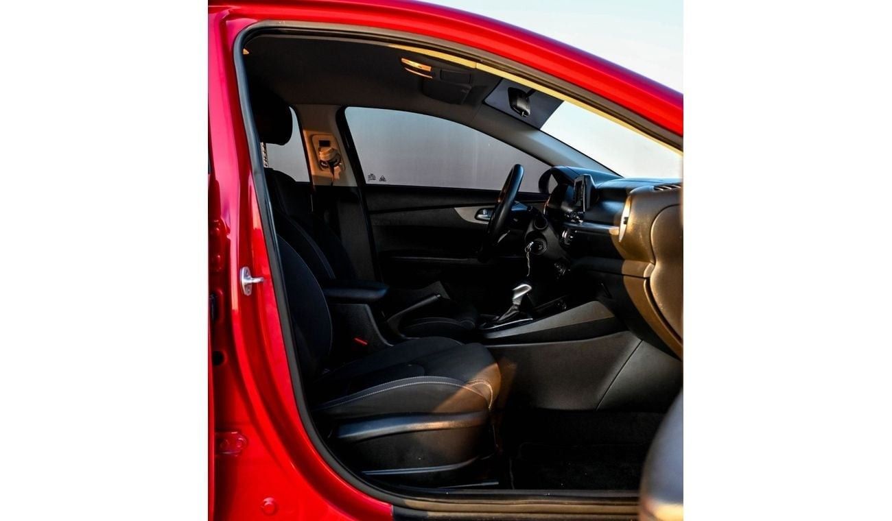 كيا سيراتو Base 1.6L Kia Cerato 2019 GCC in excellent condition, inside and out