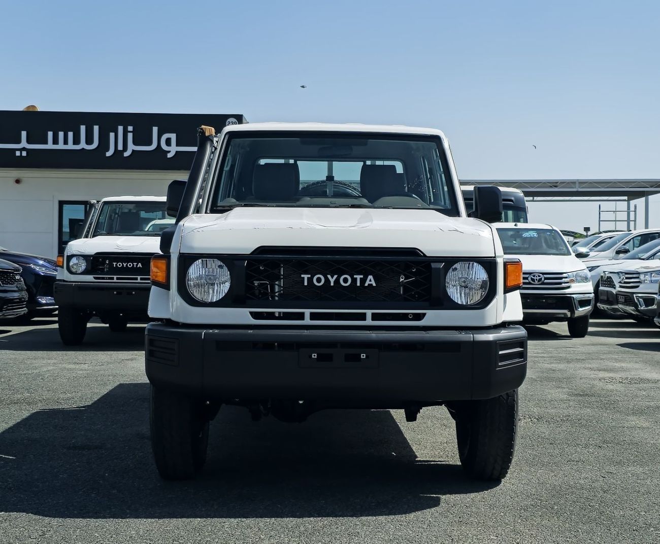 تويوتا لاند كروزر بيك آب TOYOTA LC 79 DOUBLE CABIN DIESEL 2.8 M/T - STD - E - 2025