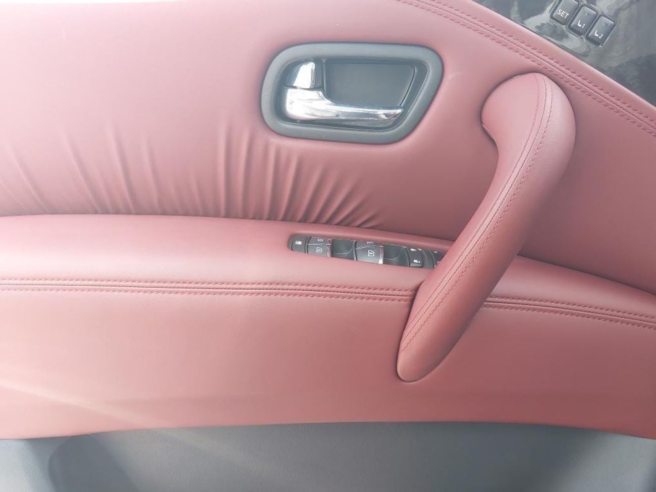 Nissan Patrol NISSAN PATROL LE PLATINUM V8 5YEARS WARRANTY FROM AL ROSTAMANI CONTRACT SERVICE UNTIL 30000 KM