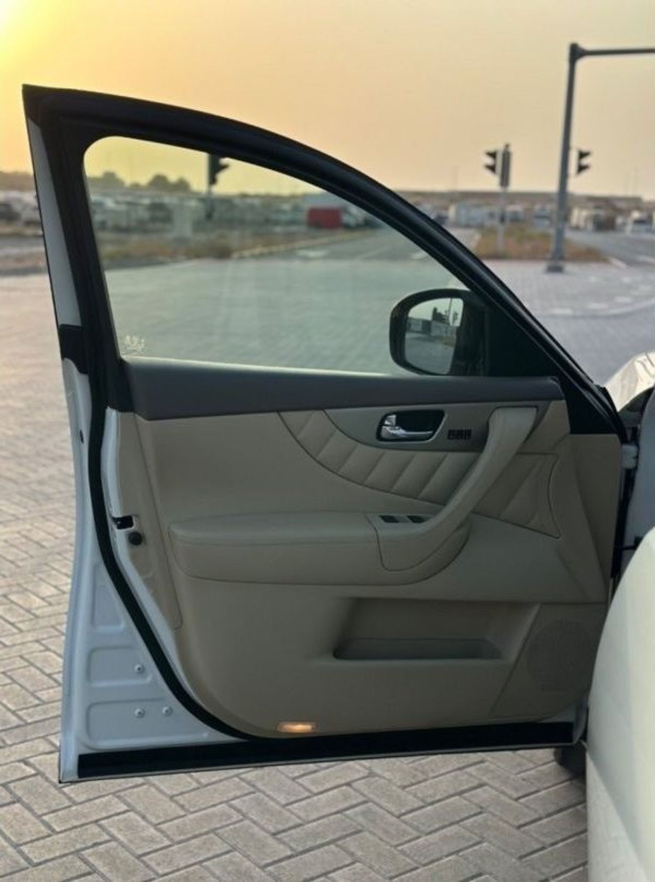 Infiniti QX70 Sport Luxury MODEL 2017 GCC CAR PERFECT CONDITION INSIDE AND OUTSIDE FULL OPTION ONE OWNER ORIGINAL