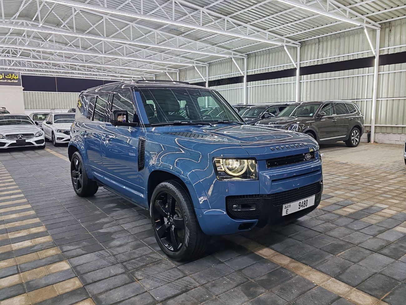 لاند روفر ديفندر P400 110 X-Dynamic HSE Warranty one year