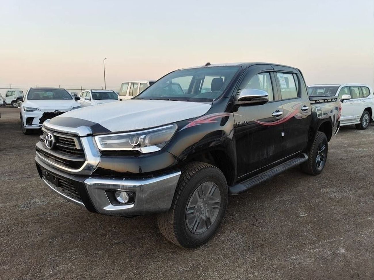 تويوتا هيلوكس TOYOTA HILUX 2.7 SR5 4x4 DOUBLE CABIN PETROL AUTOMATIC FULL OPTION 2025 MODEL