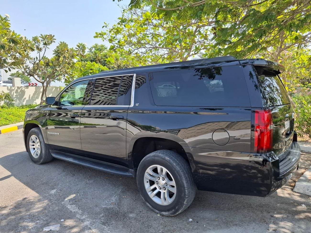 Chevrolet Suburban LT 5.3L 4WD