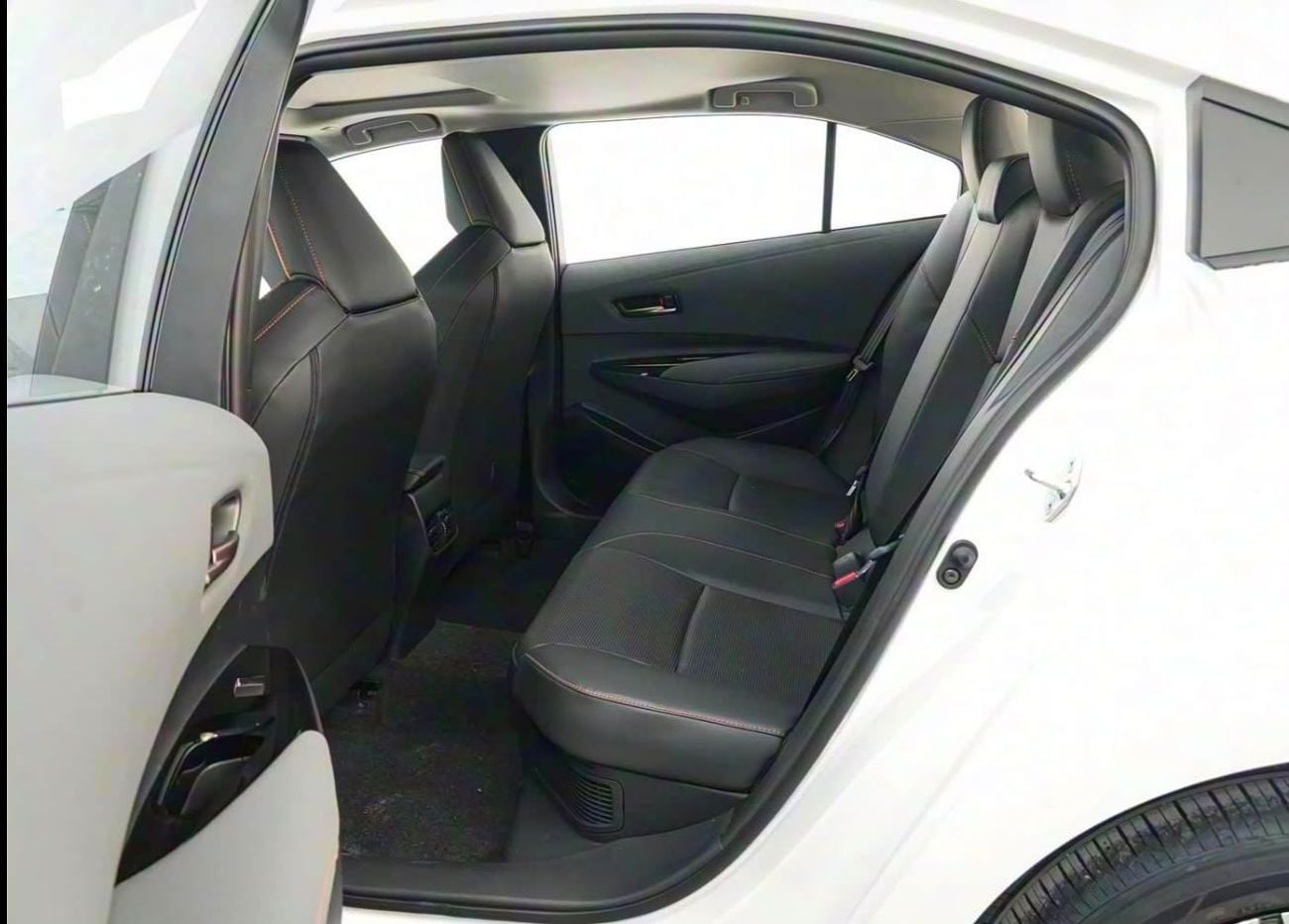 تويوتا كورولا XLI HEV elite full option 1.8 hybrid ready stock