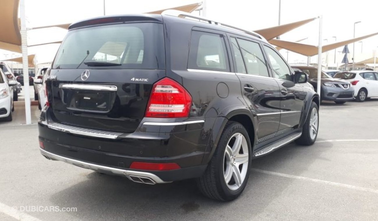 Mercedes-Benz GL 500 السيارة نظيفه جدا بحاله ممتازه بدون حوادث ضمان شاسيه جير ماكينه