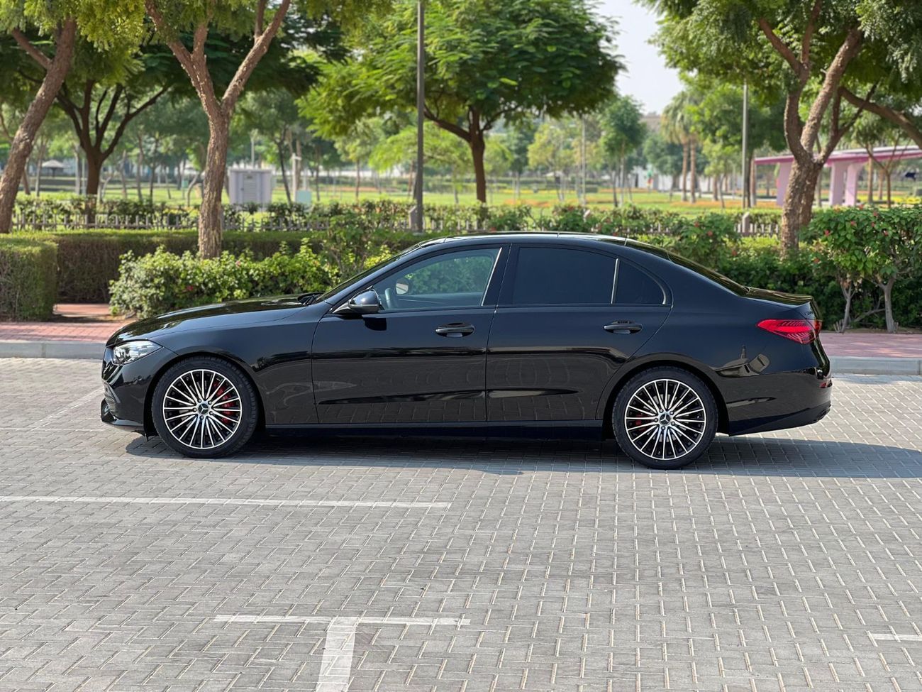 Mercedes-Benz C 200 Premium 2.0L