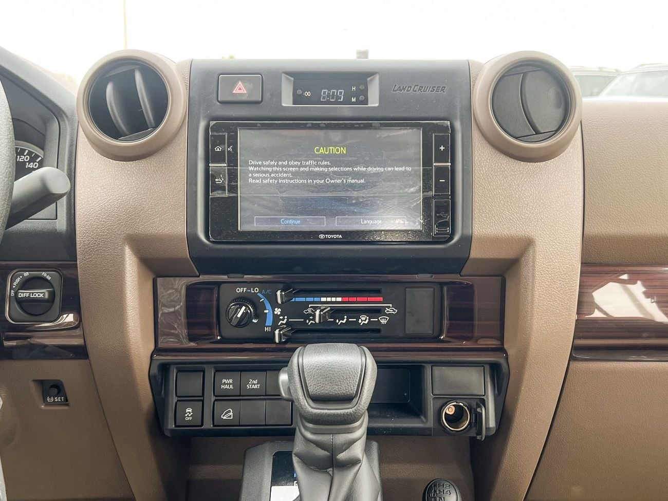 تويوتا لاند كروزر بيك آب EXPORT ONLY - LC79 DC STD 4.0L PETROL AT