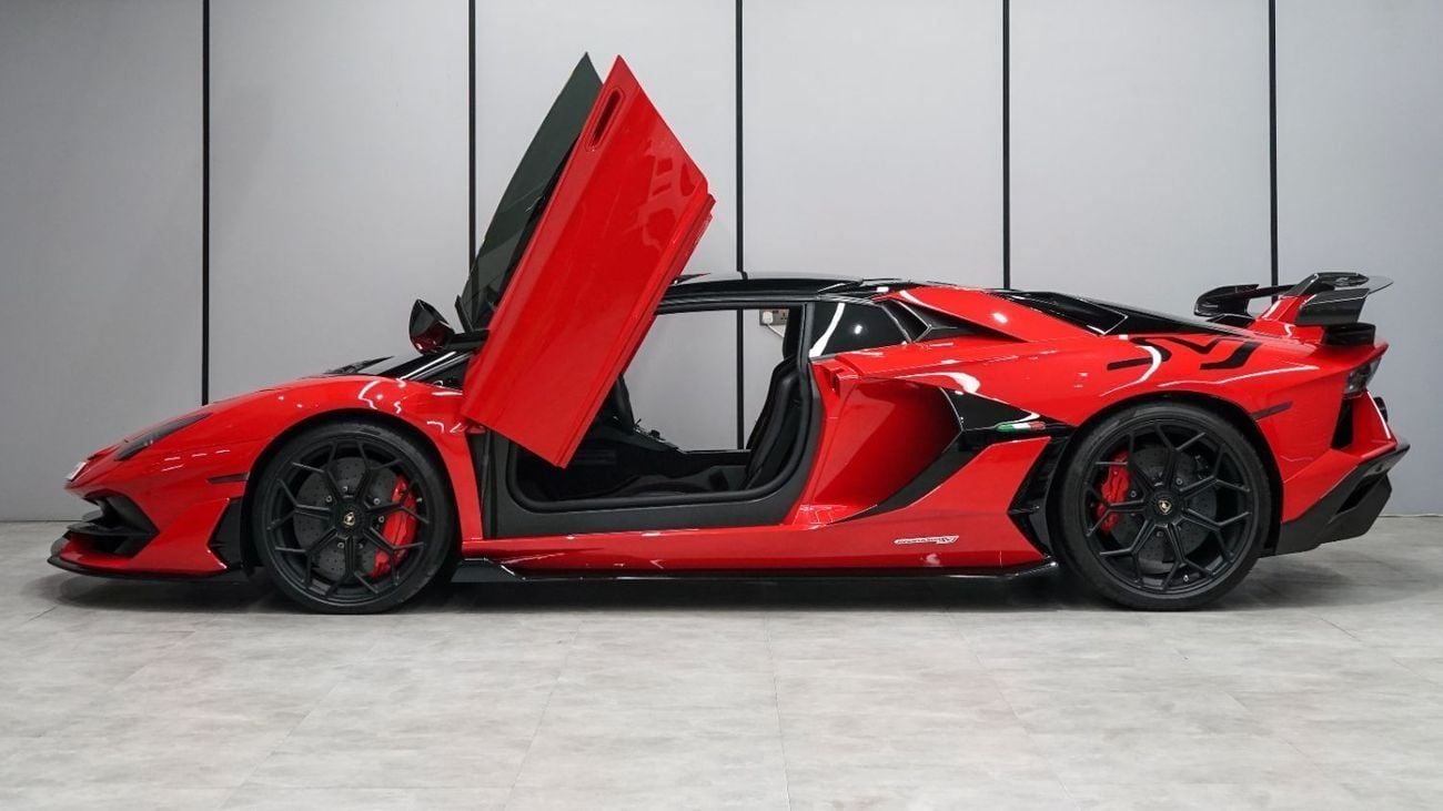 لامبورغيني أفينتادور SVJ 6.5L V12 | European Specs | 8,700 KM | Full Service History