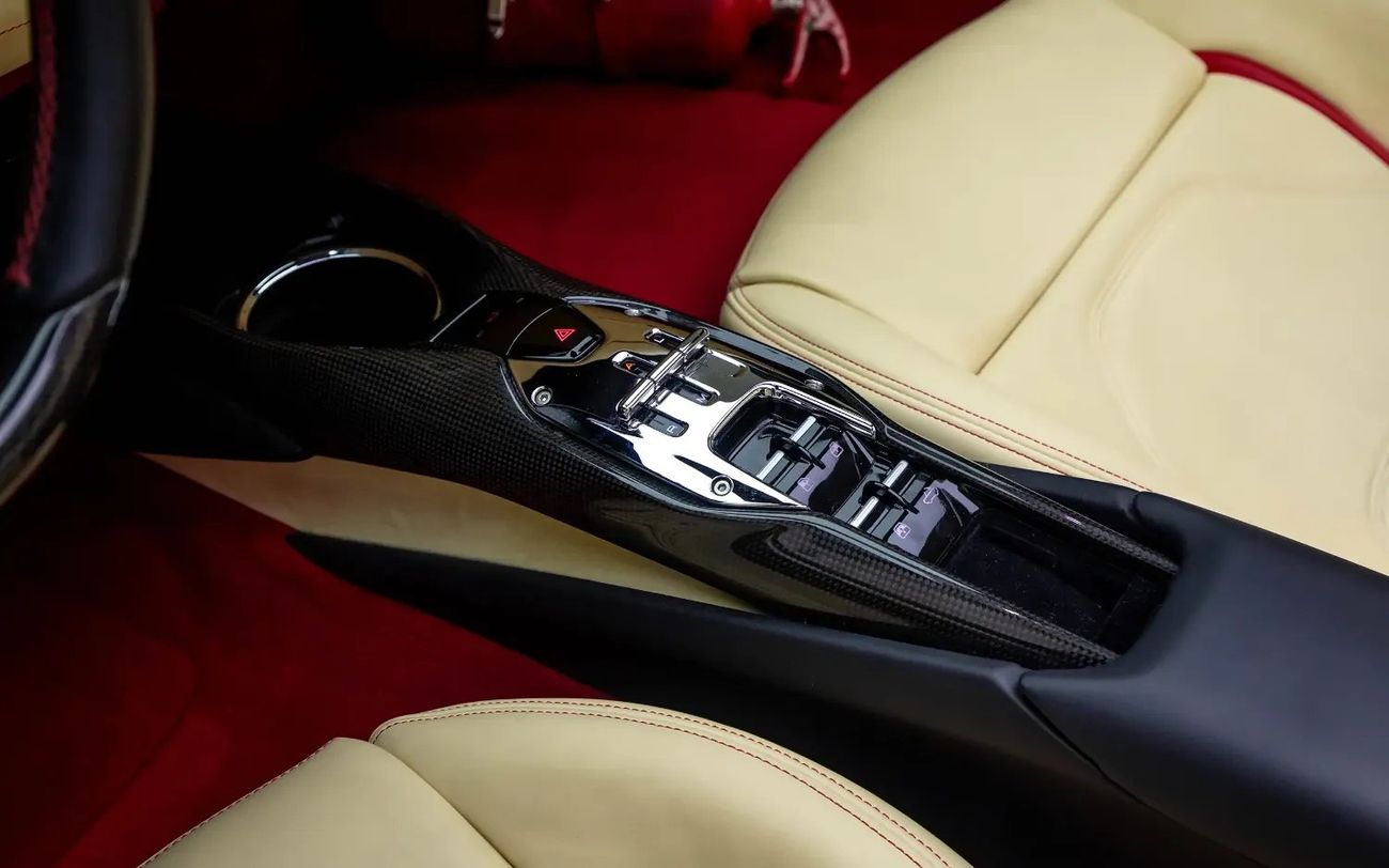 فيراري 296 GTS Standard - GCC Spec - With Warranty and Service Contract-