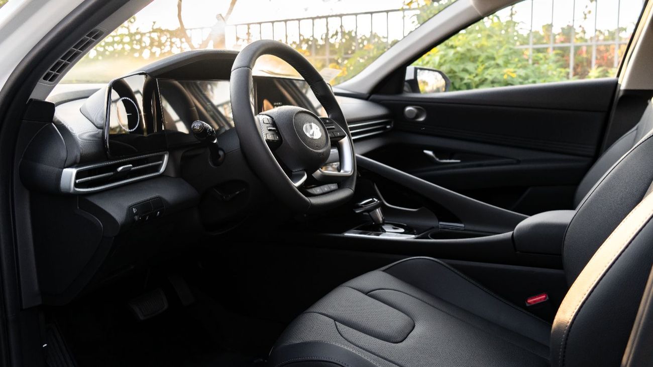 هيونداي إلانترا 2025 | HYUNDAI ELANTRA 1.5L CVT LUX PREMIUM [ EXPORT ONLY ]