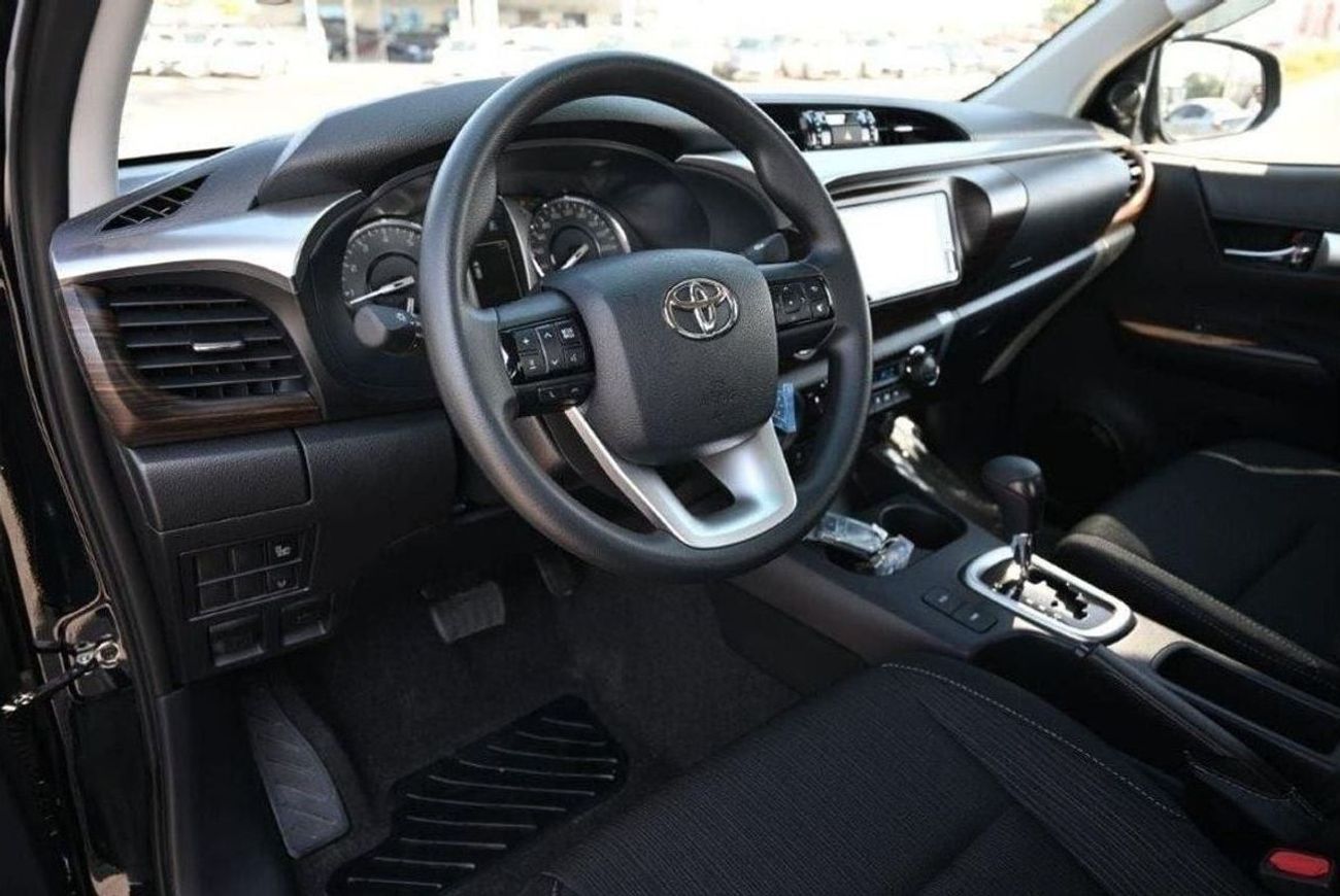 تويوتا هيلوكس 2025 TOYOTA HILUX DOUBLE CAB SR5 2.7L PETROL 4WD 5-SEAT AT