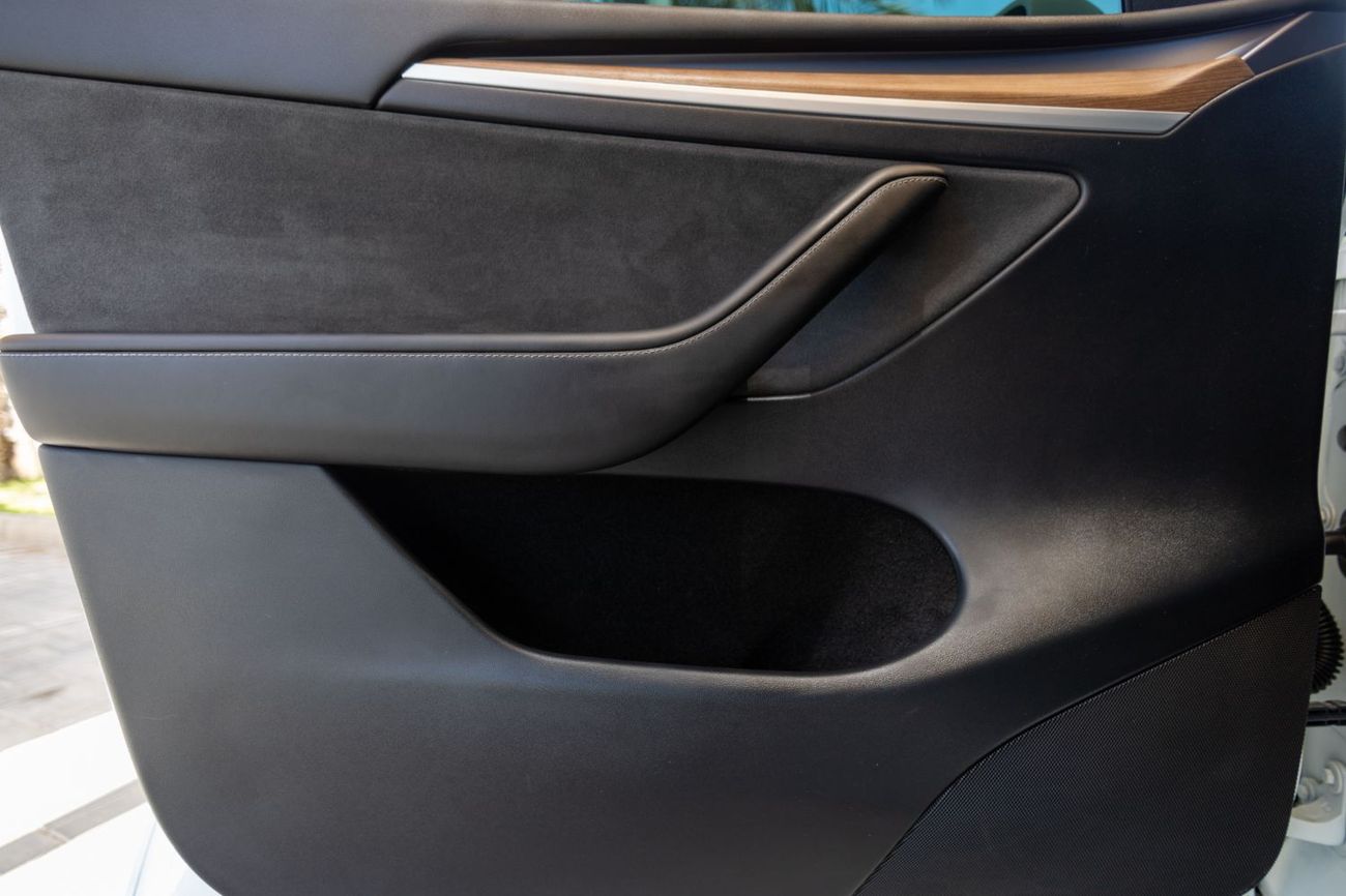 Tesla Model Y Tesla Model Y Performance 2022 GCC under Agency Warranty with Flexible Down-Payment.