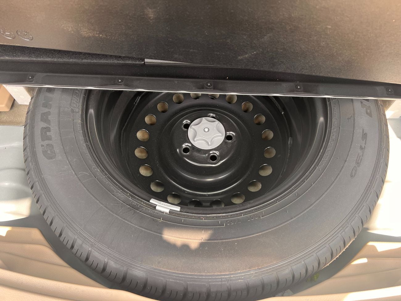 نيسان إكس تريل S 2.5L FWD (5 Seater)