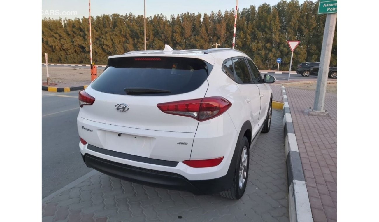 Hyundai Tucson SE SE Very Clean Car