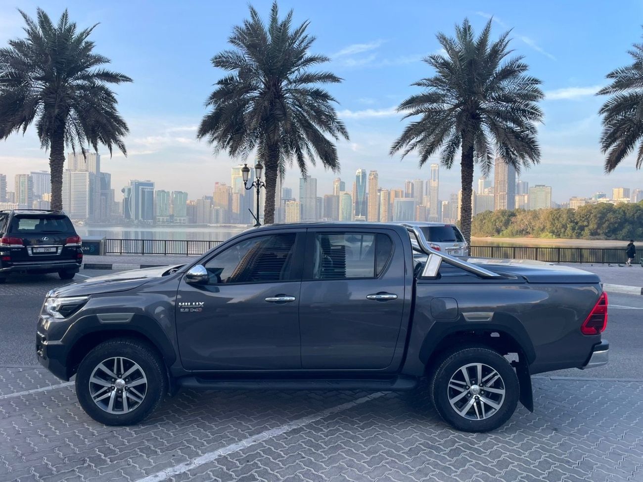 تويوتا هيلوكس SR5 FULL OPTION EXPORT FROM AUSTRALIA