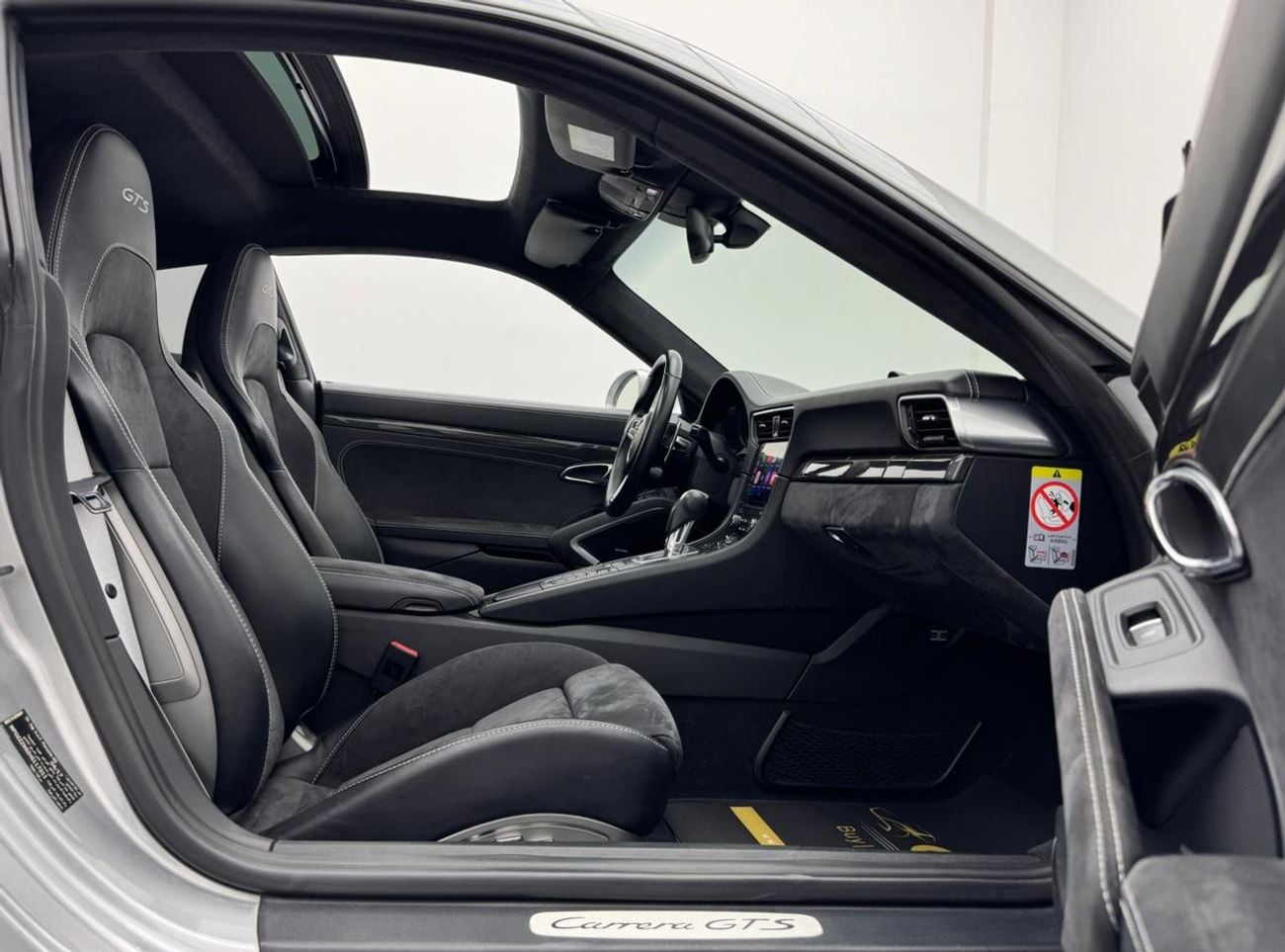 Porsche 911 2017 Porsche 911 Carrera GTS, Aug/2026 Porsche Warranty, Porsche Service History, GCC